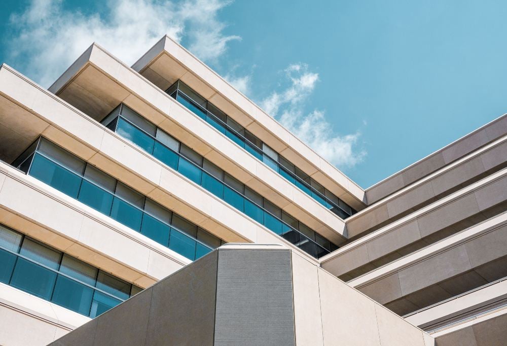 Fastighet med modern design. 