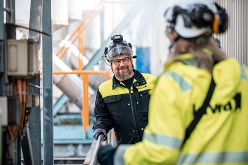 Två besiktningsingenjörer från Kiwa.